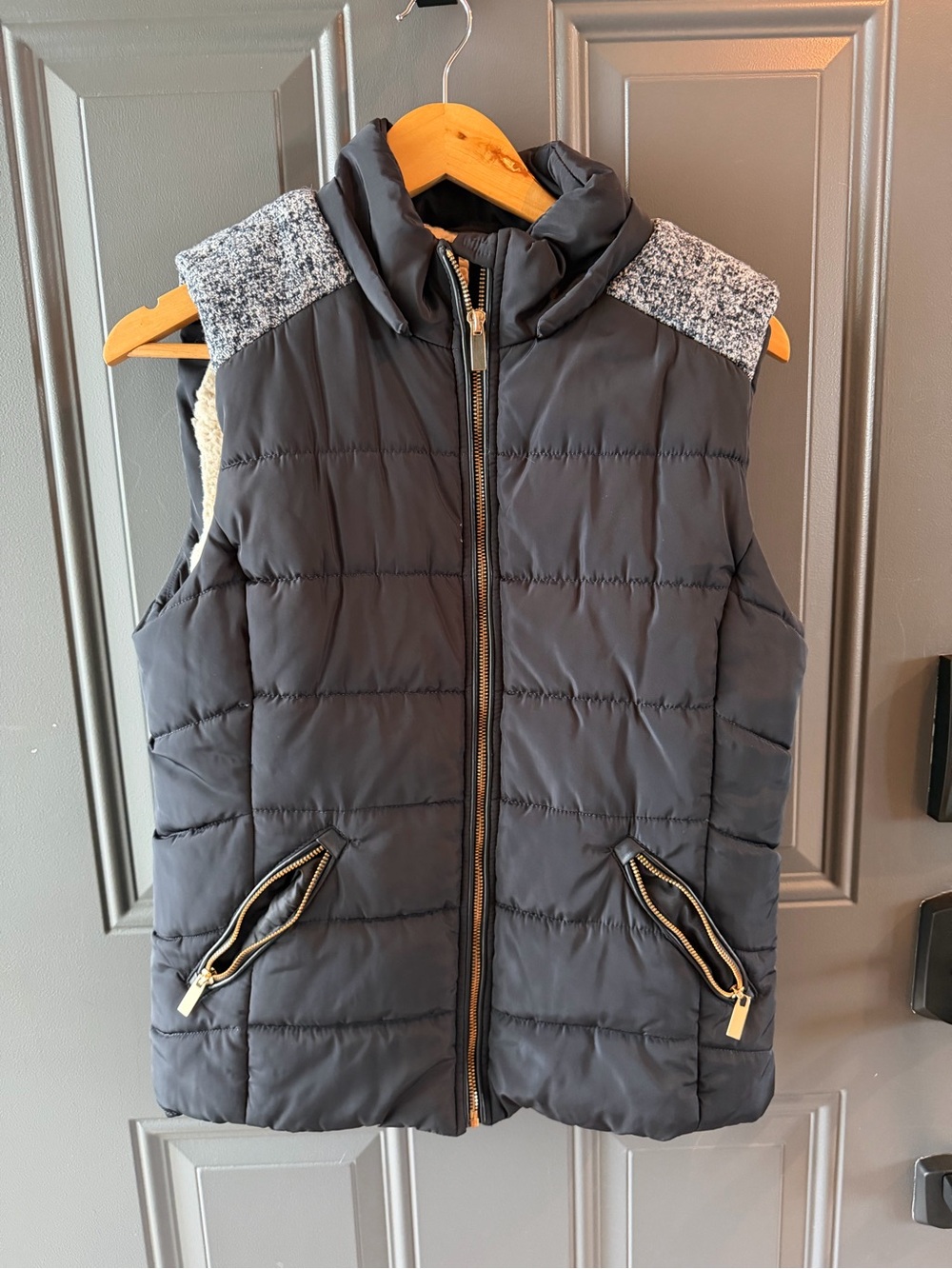 Womens Quilted Puffer Vest - Navy Blue